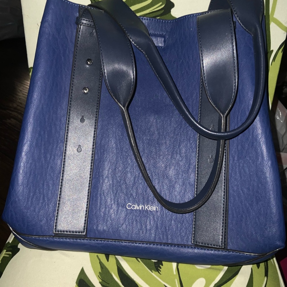 Calvin Klein Blue Tote Bag with Modern Design